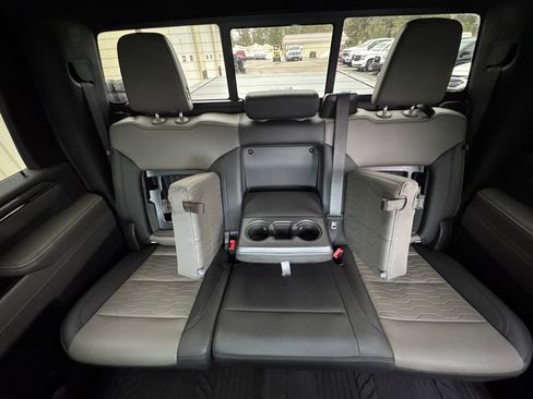 Used 2024 Chevrolet Silverado 2500 ZR2 w/ ZR2 Bison Edition image 46