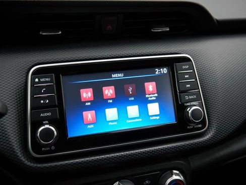 Used 2022 Nissan Kicks S FWD image 28
