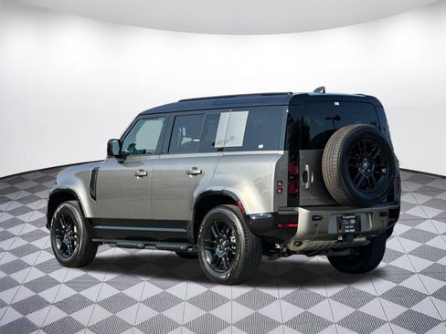 Certified 2025 Land Rover Defender 110 X-Dynamic SE AWD/4WD image 3