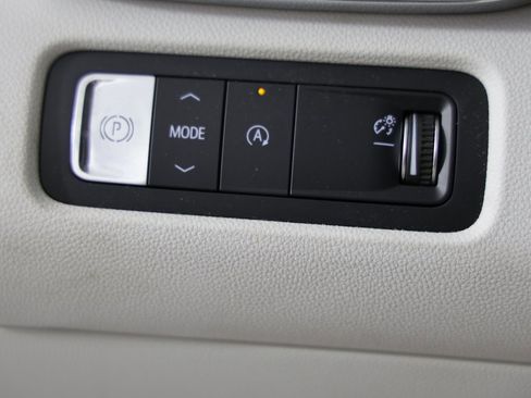 Used 2024 GMC Acadia Denali w/ Super Cruise Package image 16