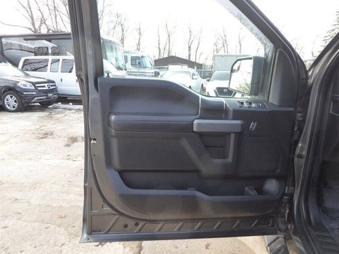 Used 2018 Ford F150 XLT w/ Equipment Group 302A Luxury image 21