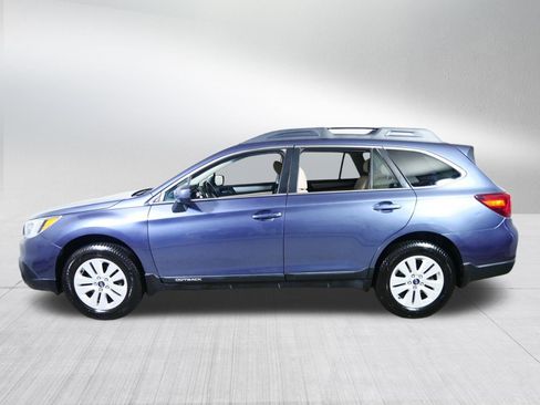 Used 2016 Subaru Outback 2.5i Premium w/ Popular Package #2 AWD/4WD image 4