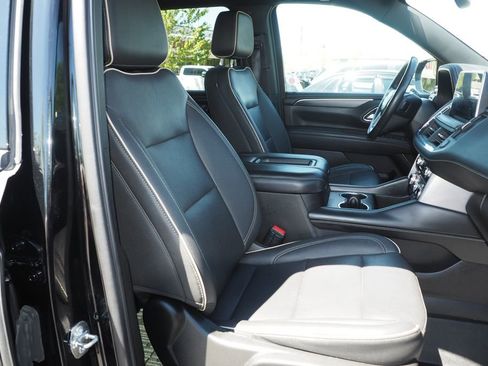 Used 2022 GMC Yukon XL SLT w/ SLT Luxury Package AWD/4WD image 23