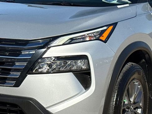 Certified 2025 Nissan Rogue S image 5