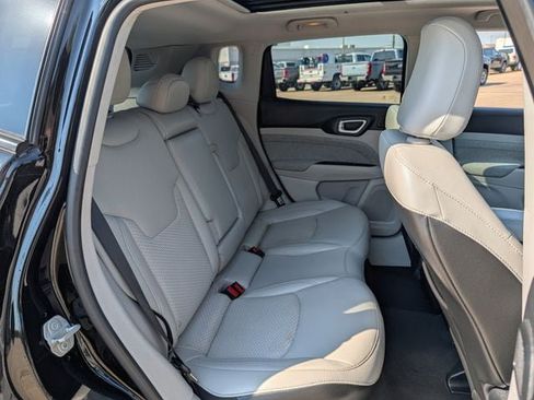 Used 2022 Jeep Compass Latitude w/ Sun and Sound Group FWD image 28