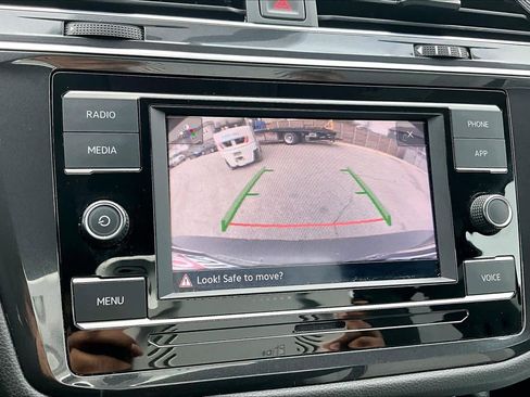 Used 2022 Volkswagen Tiguan S image 25