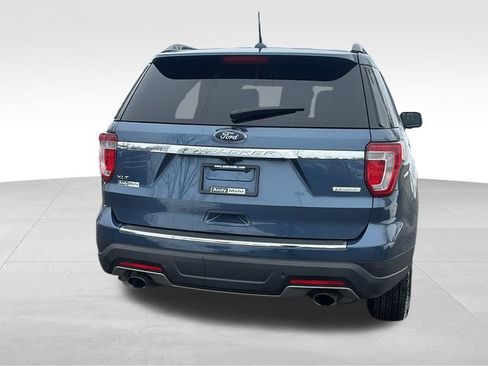 Used 2018 Ford Explorer XLT w/ Equipment Group 201A image 6