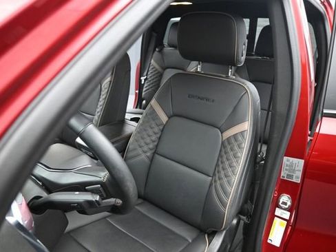 Used 2023 GMC Canyon Denali AWD/4WD image 11