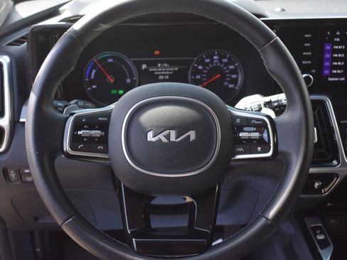 Used 2022 Kia Sorento SX image 21
