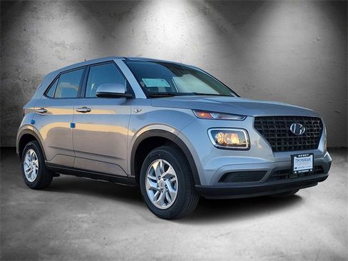 New 2026 Hyundai Venue SE image 2
