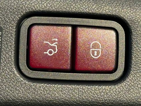 Certified 2025 Mercedes-Benz E 350 4MATIC Sedan image 32