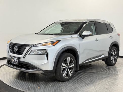 Used 2023 Nissan Rogue SL w/ SL Premium Package image 3