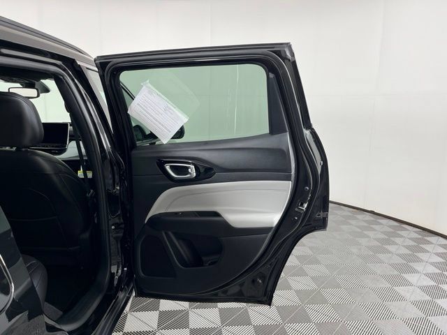 Used 2026 Jeep Compass Limited AWD/4WD image 43