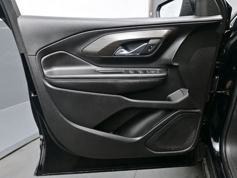 Used 2022 GMC Terrain SLE w/ Driver Convenience Package image 9