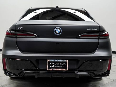 Used 2023 BMW i7 xDrive60 AWD/4WD image 8