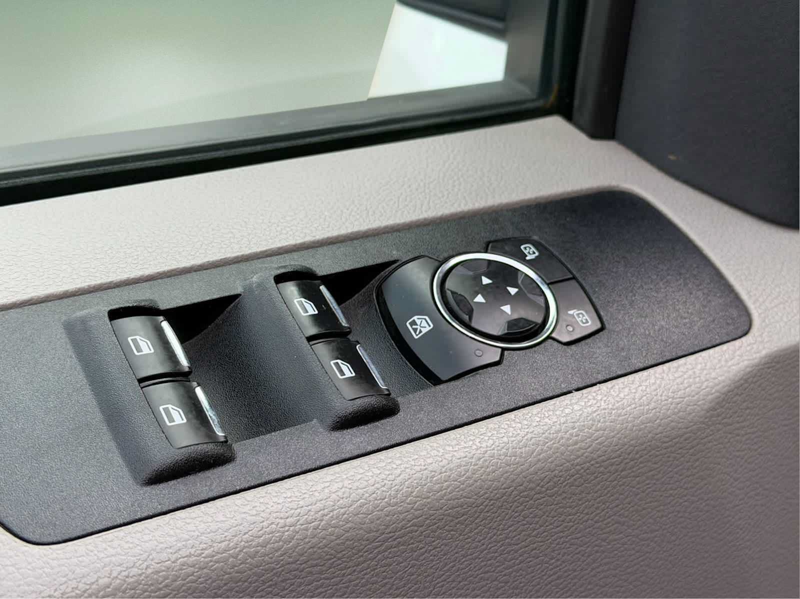 Used 2022 Ford F350 XLT AWD/4WD image 7