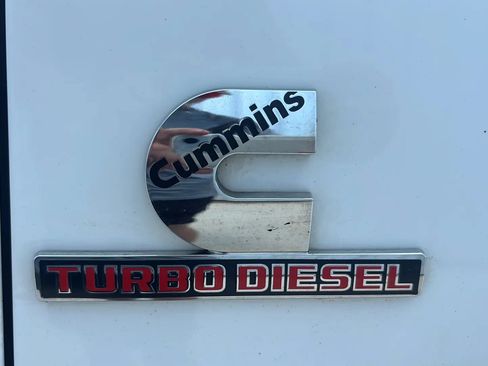 Used 2018 RAM 2500 SLT AWD/4WD image 14