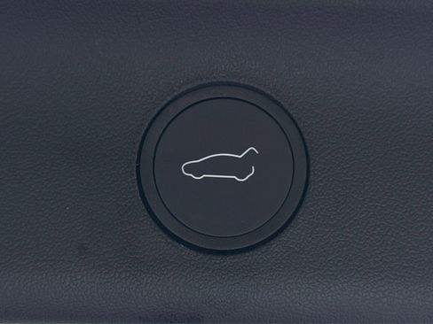 Used 2022 Tesla Model Y Performance image 54