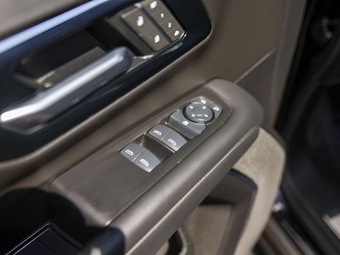 Used 2025 Chevrolet Tahoe Z71 AWD/4WD image 25