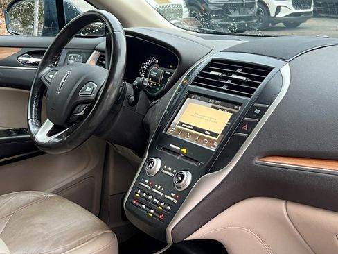 Used 2019 Lincoln MKC Select w/ Select Plus Package image 11