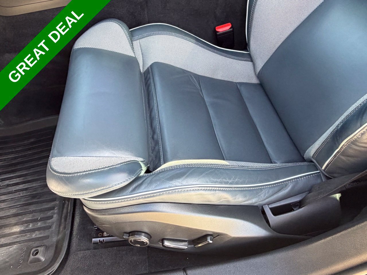 Used 2020 Volvo V60 T6 R-Design FWD image 30