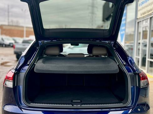 Used 2023 Audi Q4 e-tron Prestige image 8