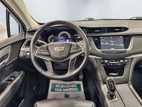 Used 2018 Cadillac XT5 Luxury w/ Driver Awareness Package AWD/4WD image 16