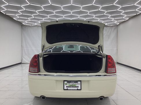 Used 2009 Chrysler 300 C image 42