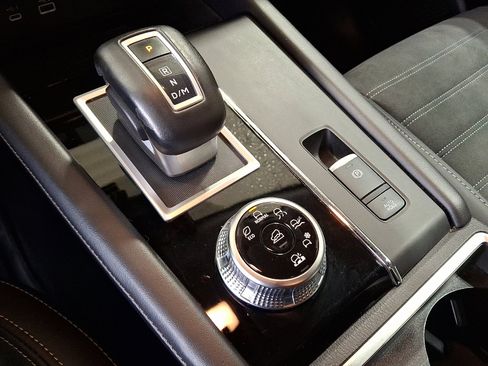 Used 2024 Mitsubishi Outlander SE image 16