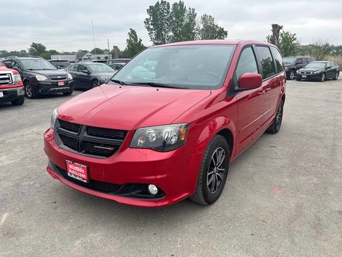 Used 2014 Dodge Grand Caravan SXT w/ Blacktop Package FWD image 1