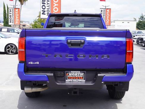 Certified 2025 Toyota Tacoma SR5 AWD/4WD image 6