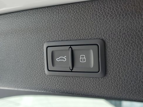 Used 2024 Audi Q3 2.0T Premium AWD/4WD image 11