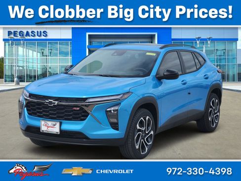 New 2026 Chevrolet Trax RS w/ Sunroof Package FWD image 2