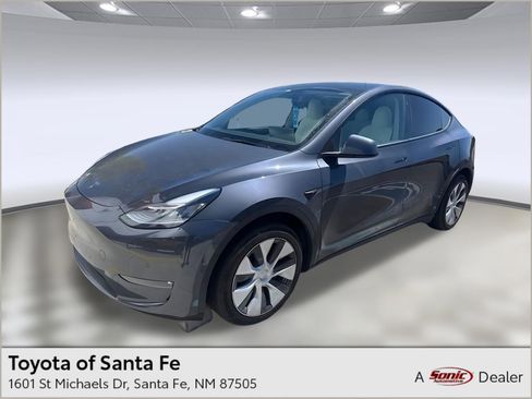 Used 2021 Tesla Model Y Long Range AWD/4WD image 1