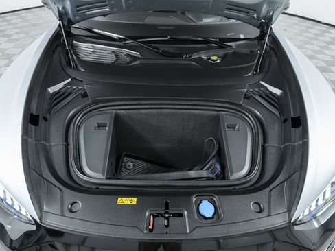 Used 2022 Audi e-tron GT Prestige image 41