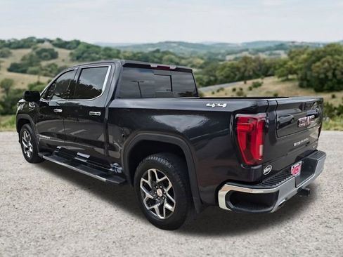 Used 2022 GMC Sierra 1500 SLT w/ SLT Convenience Package AWD/4WD image 7
