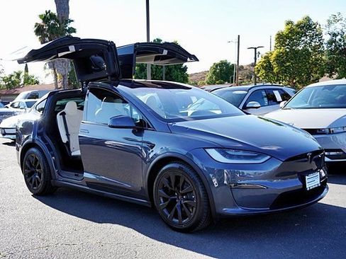 Used 2023 Tesla Model X AWD/4WD image 4