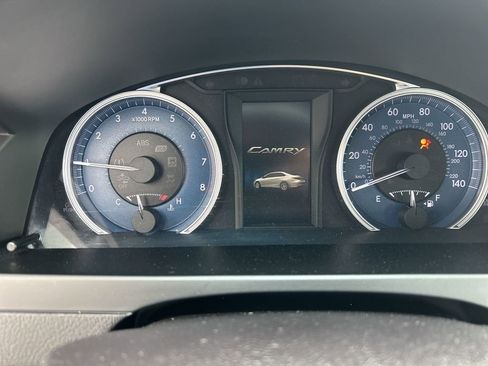 Used 2017 Toyota Camry LE image 11