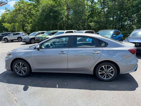 Used 2023 Kia Forte LXS FWD image 8
