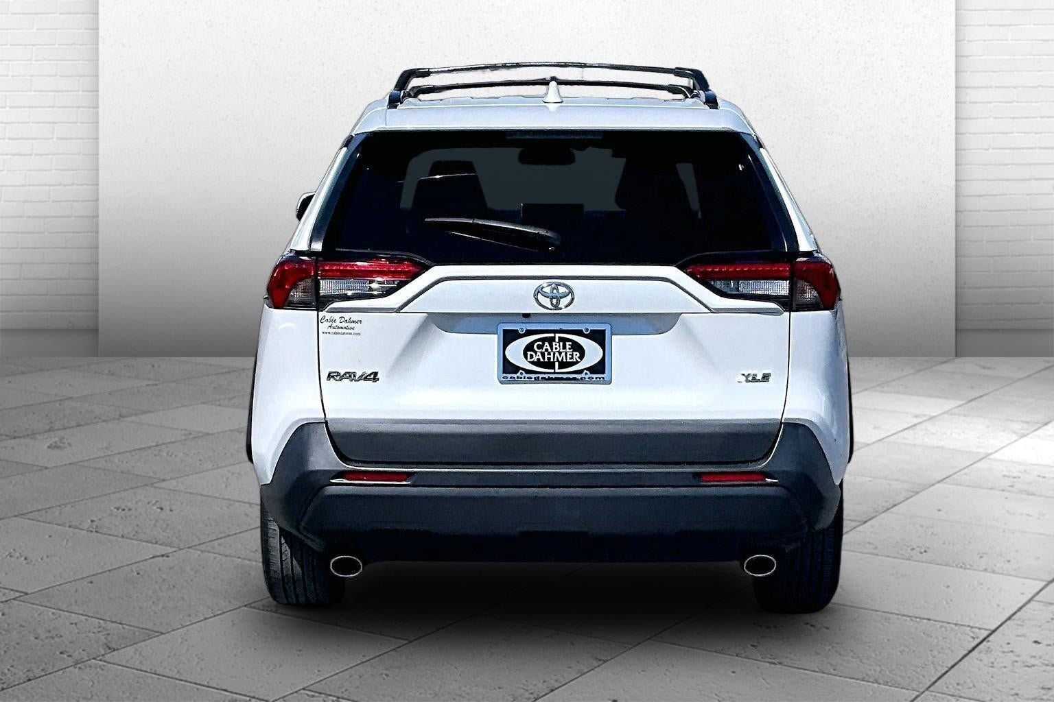 Used 2023 Toyota RAV4 XLE Premium FWD image 3