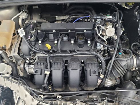 Used 2016 Ford Focus SE image 30