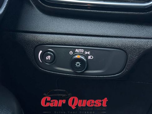 Used 2023 Chevrolet Bolt EUV LT FWD image 29