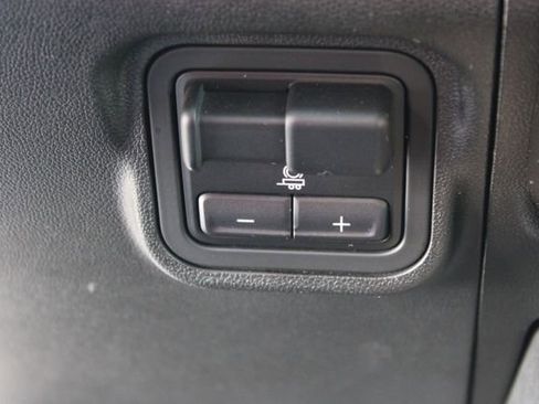 Used 2024 GMC Hummer EV 3X w/ LPO, Illumination Package image 32