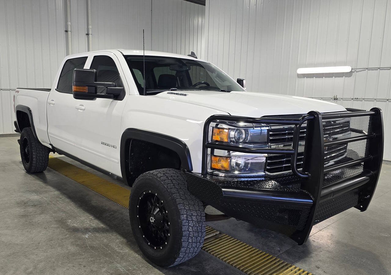 Used 2016 Chevrolet Silverado 2500 LT AWD/4WD image 4