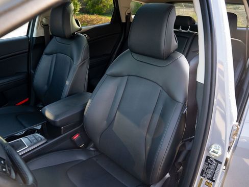 Used 2026 Kia Sportage EX w/ EX Panorama Roof Package image 19