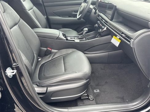 New 2025 Hyundai Santa Cruz SEL image 11