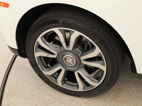 Used 2024 Rolls-Royce Cullinan w/ Cullinan Package AWD/4WD image 39