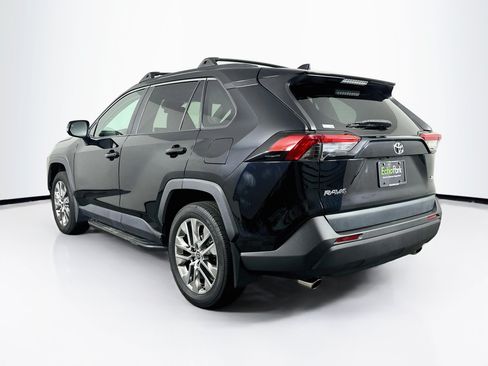Used 2021 Toyota RAV4 XLE Premium AWD/4WD image 5