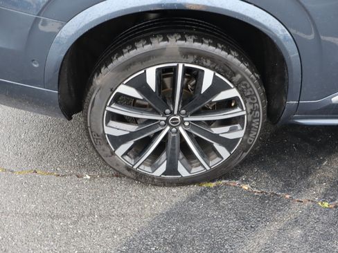 Certified 2025 Volvo XC90 B6 Plus image 38