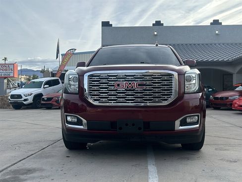 Used 2018 GMC Yukon Denali w/ Denali Ultimate Package image 2